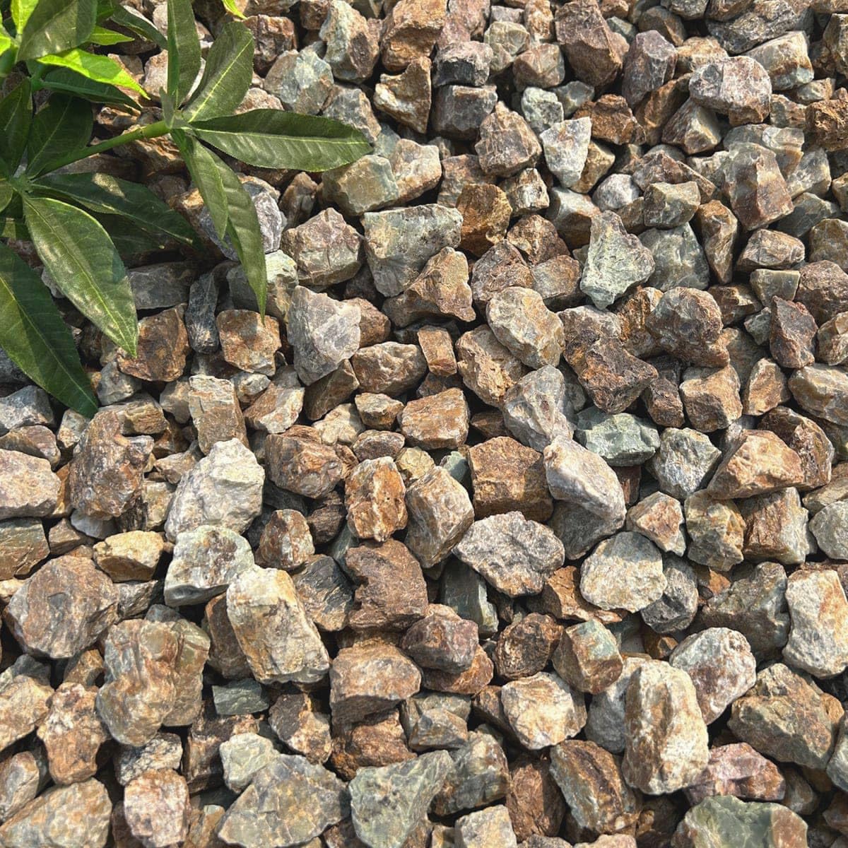 自然石 水石 茶色 不規則形状 鑑賞石)水石 自然石 茶色と白 不規則な形状（昭和レトロ）お得